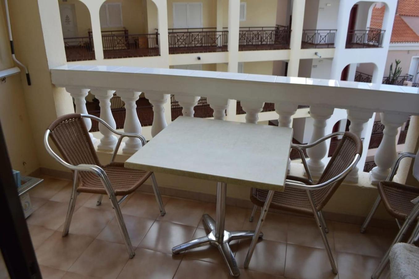 Lovely 1 Bed Apartment In Castle Harbour C108 Los Cristianos  Exterior photo